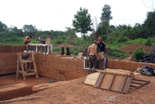 Construire sans eau ni électricité/Partie II