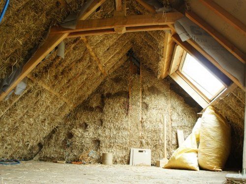 Un toit isolé en paille!