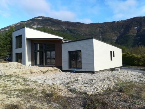 Maison individuelle isolée en botte de paille a DIE