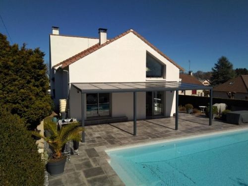 installation photovoltaique 4,640 kw en autoconsommation avec revente du surplus à Seilhac dans le 19 sur pergola en aluminium de 8m de long sur 3 m 40 de large