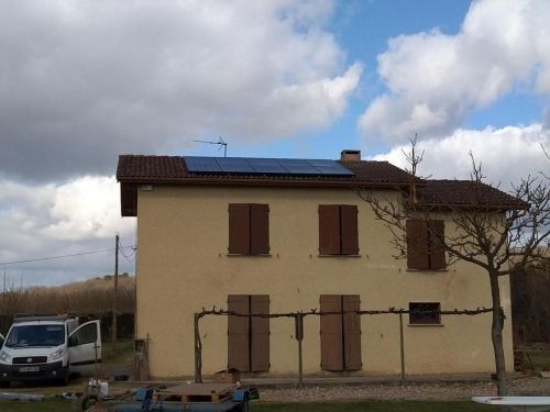 installation photovoltaique 3kw en autoconsommation avec batterie 1,2 kw enphase à Lamothe montravel dans le 24 en dordogne