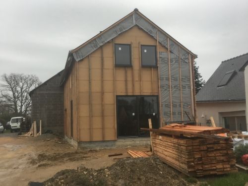 Réhabilitation d'un ancien hangar en maison d'habitation