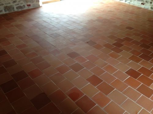 Tomettes sur chape chaux sable pour sol chauffant