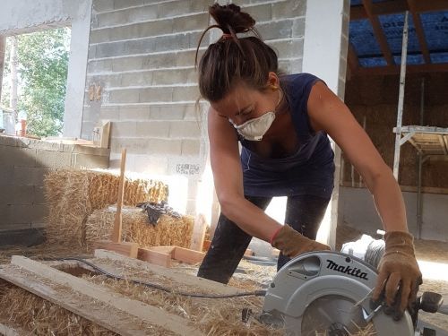 Accompagnement et mise oeuvre des bottes de paille