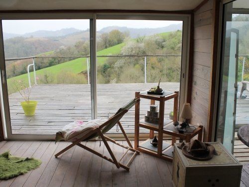 Hangar agricole devenu Habitat (matériaux bois, paille et laine de mouton)