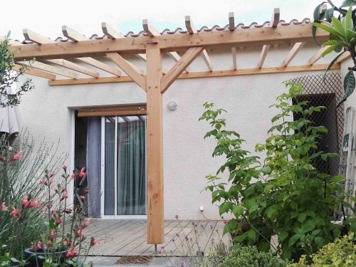 Pergola en assemblages traditionnels