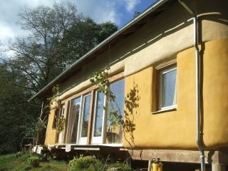 Finition et couleurs sur murs en paille