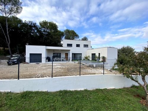 Pose d'une installation électrique en kit maison neuve