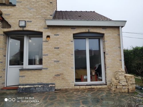 Pose d'une installation électrique en kit prêt-à-poser