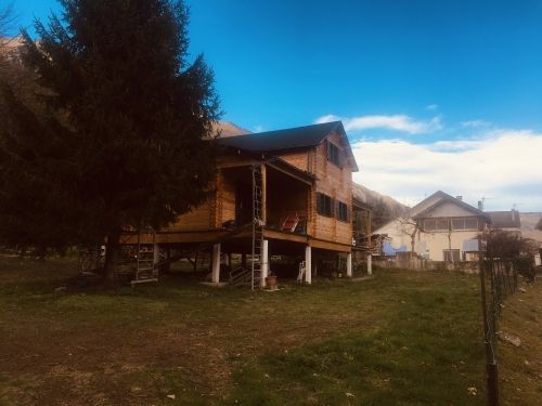 Pose installation électrique - Maison en bois