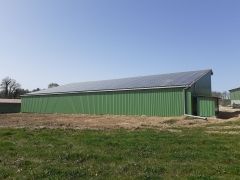 création d'un batiment agricole de 540 mètre carré et réalisation dessus d'une installation de 100 kw en vente totale à eyjeauxen haute vienne