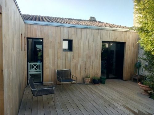 MAISON INDIVIDUELLE : Extension (bardage bois)