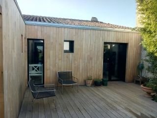 MAISON INDIVIDUELLE : Extension (bardage bois)