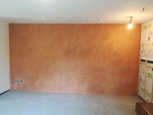 Enduits à l'argile dans une maison condruzienne