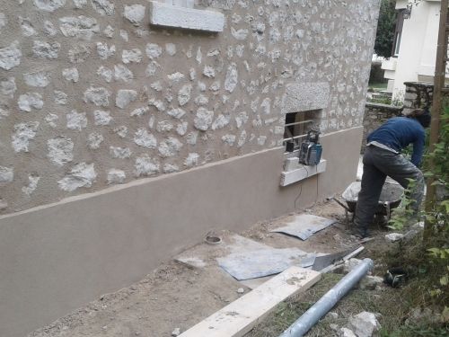 Reprise enduit soubassement