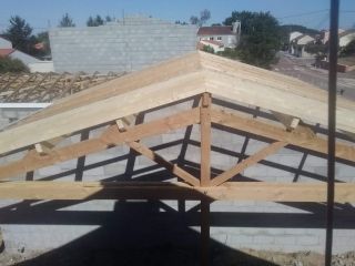 Ferme sur poteaux - Neuf