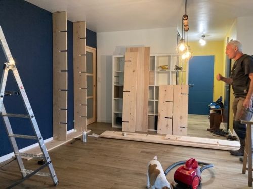 Bibliothèque en entaillage de plein bois