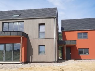 BATIMENTS PROFESSIONNELS : BUREAUX ET ATELIERS