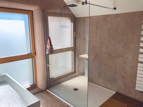 Salle de bain en Tadelakt - Maison paille