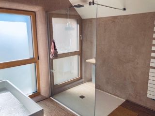 Salle de bain en Tadelakt - Maison paille