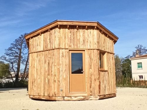 Cabane bois pour de la vente directe de produits agricoles