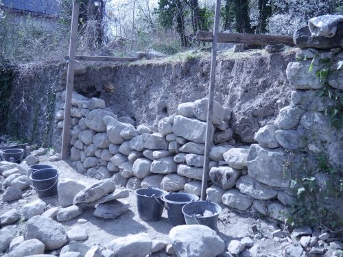 Mur en pierre sèche