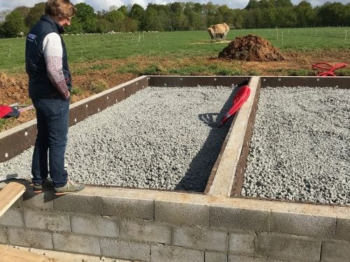 Réalisation isolation sous dalle et soubassement - Projet autoconstruction