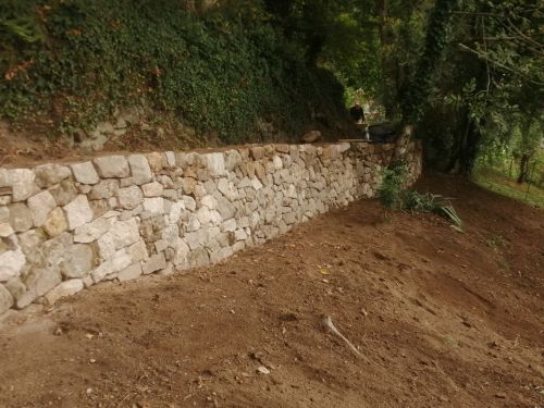 Muret de soutènement pierre sèche
