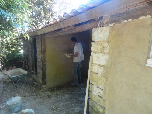Réalisation d'un poulailler à partir de ruines