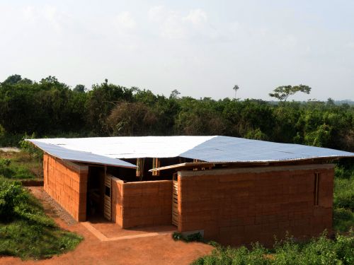 Bibliothèque en pisé
