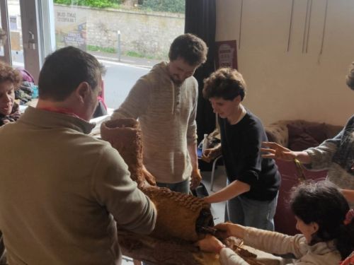 Ateliers rocket stove en terre-paille