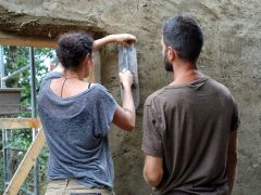 Maison en paille porteuse (CST) et enduits terre crue