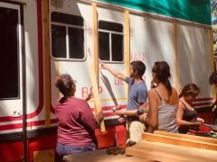 Bardage d'un bibliobus converti en habitat léger