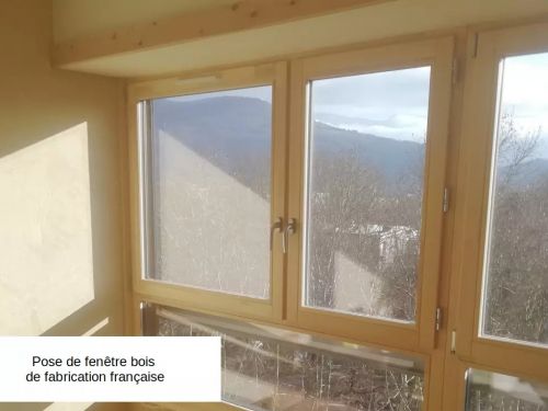 Pose de menuiseries bois