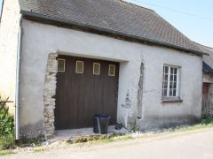 Remontage d'un mur massif en pierres