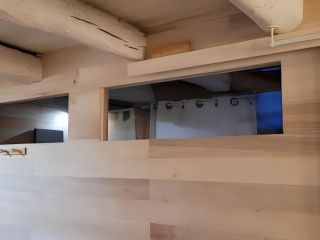 Réalisation d'une cloison isolée avec porte coulissante