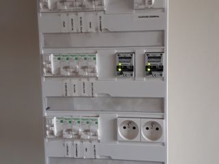 Installation d'interrupteurs automatiques de champs