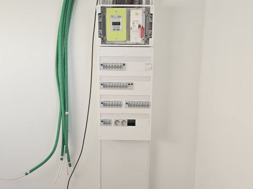 Tableau de distribution en autoconstruction