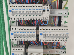 Tableau de distribution en autoconstruction