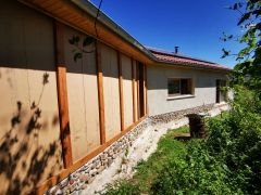 Auto construction maison en paille porteuse