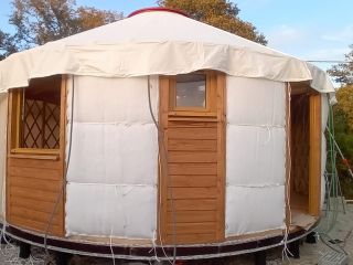 Installation d'un système électrique dans une yourte