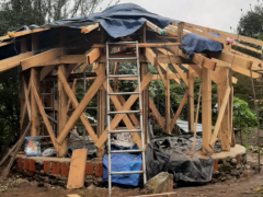 Maison rond en ossature bois et paille