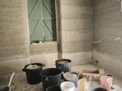 Enduit de finition argile sable et pigments naturels