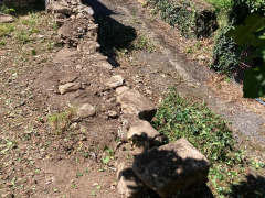Mur de soutènement en pierre sèche