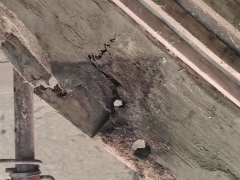 Remplacement d'un arbalétrier en place.