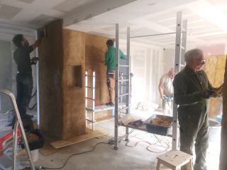Chantier enduits de finition en terre fibrée