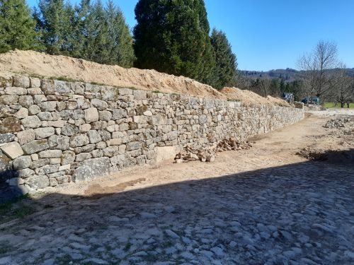 Mur de soutènement pierre sèche