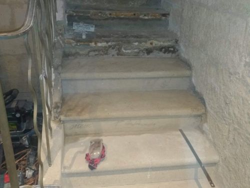 Changement d’emmarchement – escalier en pierre d’Espeil