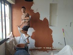 Enduits terre dans appartement Marseillais