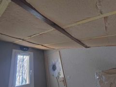 Isolation en rampant de combles aménagés et revêtement plafond